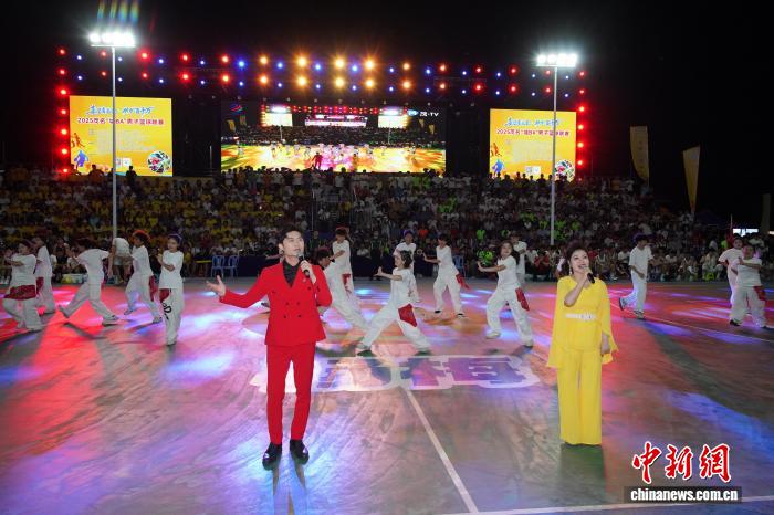 化州杨梅航空小镇队勇夺2025茂名墟BA男篮总冠军