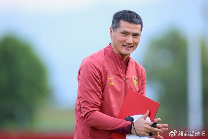 中国男足新一期集训名单出炉 中场核心阵容引关