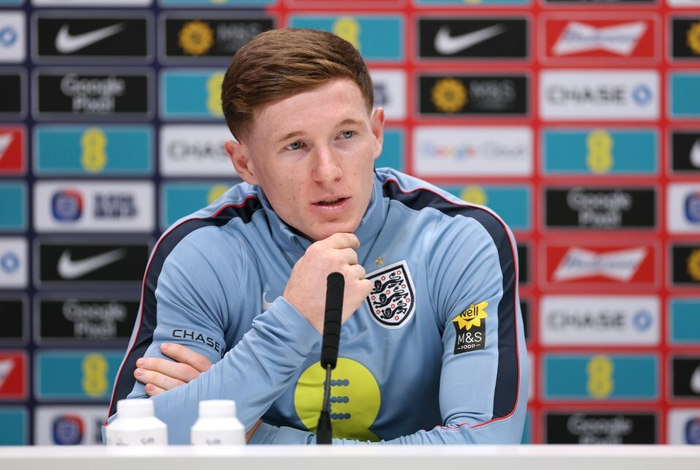 23岁球员安德森成英格兰世界杯首发6号位 传承加