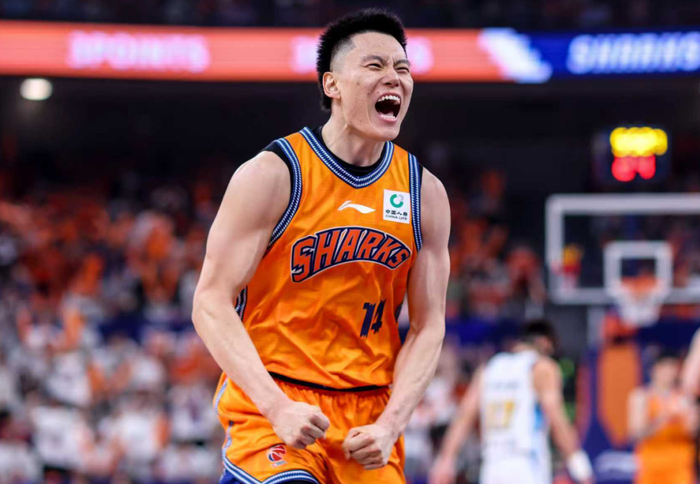 上海男篮力克天津豪取十五连胜 李弘权三分神准